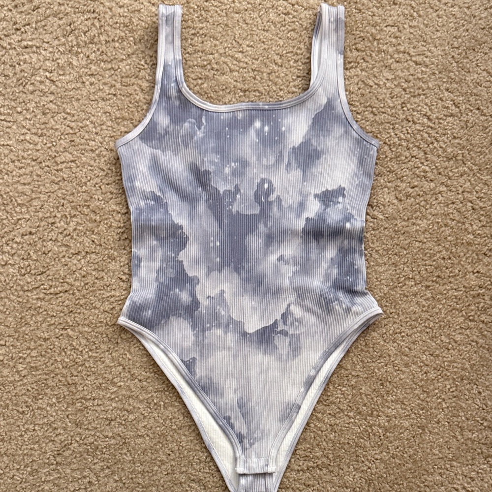 BNWOT Blue Gray and White Ribbed Bodysuit